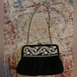 Vera Bradley small kiss lock clutch black and white